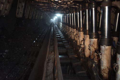 職業效益雖好轉 14家煤炭企業仍債款超千億